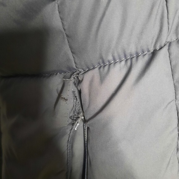 a.n.a Faux Fur Trimmed Puffer Coat Gray Size Medium - Picture 5 of 10